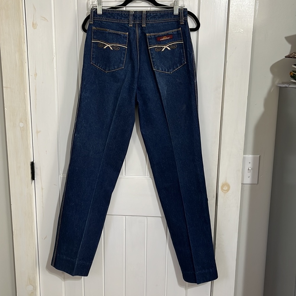 Vintage Jordache dark wash straight leg blue jeans. Size 32 long. 30” inseam. - Picture 5 of 8